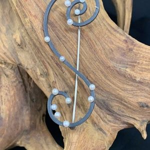 Designer Pearl Silver Pin